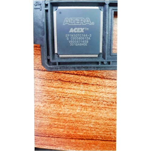 ALTERA EP1K50TC144-3 FPGA ACEX 1K Family 50K Gates 2880