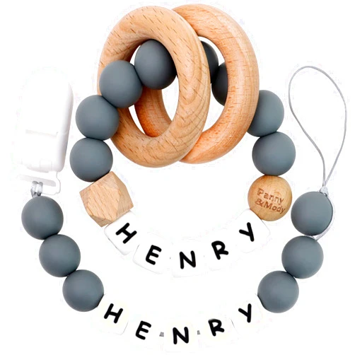 Panny & Mody Personalized Gifts Set with Name, Luxurious Ideal Gift for Newborns, Rattle and Clip (Grey)