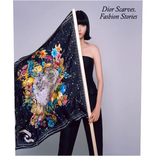 By Maria Luisa Frisa (Editor), Brigitte Niedermair (Photographer), Maria Grazia Chiuri (Foreword), Claire Allen-Johnstone (Contributor), Emilie Hammen (Contributor), Elda Danese (Contributor), Alberto Morini (Contributor) & 4 more Dior Scarves. Fashion Stories.