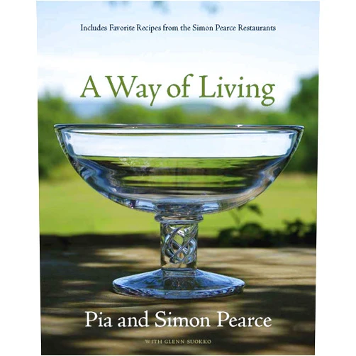 By Pia & Simon Pearce (Author), Glenn Suokko (Editor, Illustrator) A Way of Living