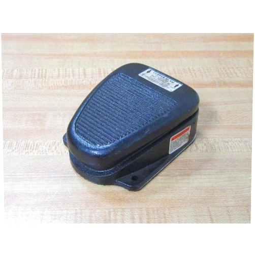 Linemaster 3C-30A2-S Clipper Airval Foot Switch, 3-Way Pneumatic, Single Pedal, Momentary, Single Stage, No Guard, Black