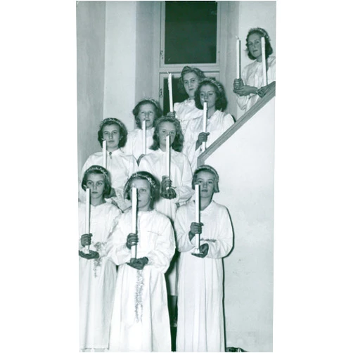 Vintage photo of Lucia visiting Liding246; Lottas