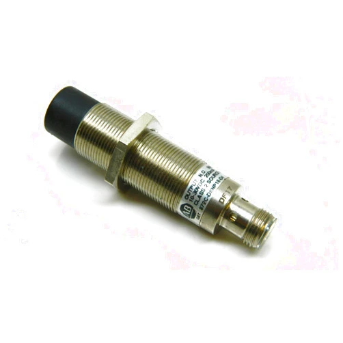 Allen-Bradley Allen Bradley 872C-D8NP18-D4 Proximity Switch 10-30Vdc 8mm Sensing Distance 18mm