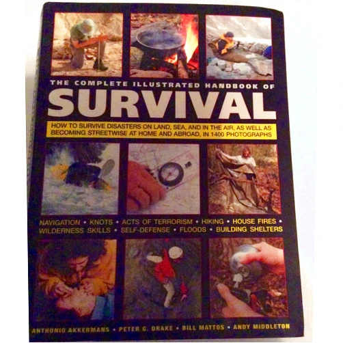 Italian Edition by Anthonio Akkermans (Author), Peter G. Drake (Author), Bill Mattos (Author), Andy Middleton (Author) & 1 more The Complete Illustrated Handbook of Survival: The Ultimate Practical Guide to Staying Alive in Extreme Conditions and Emergency Situations Anywhere in the World