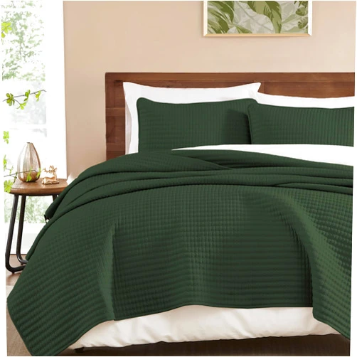 WRENSONGE King Size Quilt-3 Pieces Lightweight Bedspreads Dark Green King Quilt Bedding Set for All Seasons, Soft Summer Coverlet with 2 Pillow Shams Suitable for Bed, Couch, Quilt Blanket
