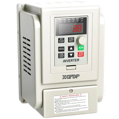 XCFDP AC 220V/2.2kw 3HP Variable Frequency Drive,12A VFD Inverter Single Phase to 3 Phase Frequency Converter for Spindle Motor Speed Control(Single-Phase Input, 3 Phase Output)