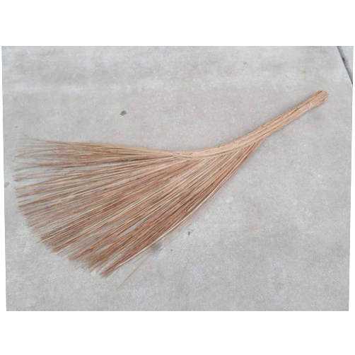 Vietnam private company Vietnamese Original Outdoor Coconut Broom (chổi dừa nước) 42 inch.