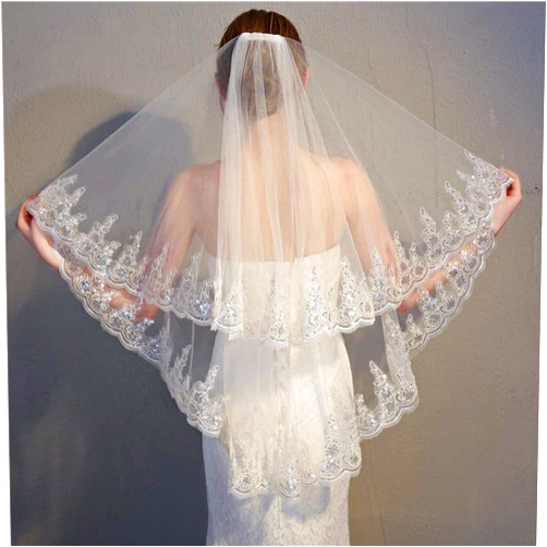 Brinote Sequins Lace Edge Wedding Veils for Brides 2-Tier Short Veil Hip Length Bridal Veils with Comb Sparkle Soft Tulle Hair Accessories for Bride (Ivory)