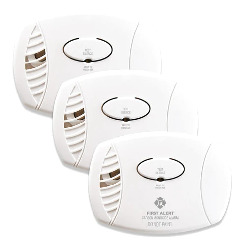 FIRST ALERT Plug-In Carbon Monoxide Detector with Battery Backup, (Pack of 3), CO605