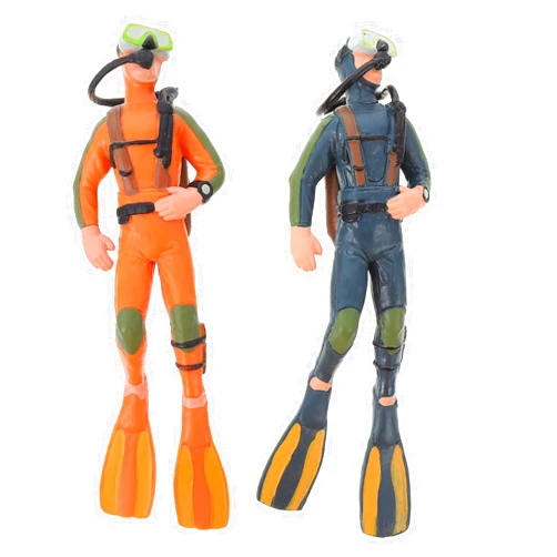 Toyvian 2pcs Mini Diver Figurines Deep Sea Diver Tiny Submarine Figures Fish Tank Realistic Divers Figurines Diver with Hose Toy Dollhouse Submarine Figures