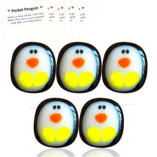 Qitiieli A Little Pocket Penguin Hug, Mini Cute Animal Decoration Pocket Hug Penguin Stress Relief Toy, Special Encourage Birthday Wedding Party Decoration, Kids Penguin Gift for Boys and Girls