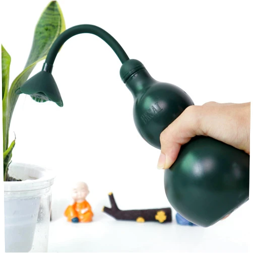 BKSAI Squeeze Bottles for Plants, 22oz Small Watering Can for Succulent, Muti-Function Squirt Bottle for Seedling Watering, Wash, Tattoo, Dark Green