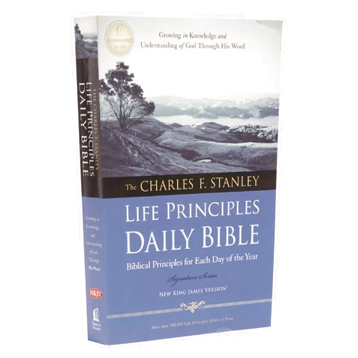 Thomas Nelson,Charles F. Stanley NKJV, Charles F. Stanley Life Principles Daily Bible, Paperback: Holy Bible, New King James Version