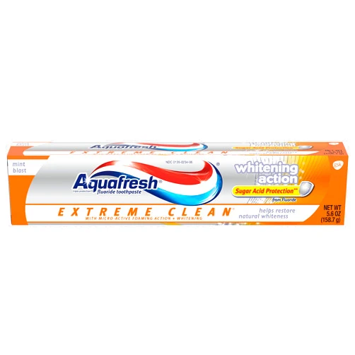 Aquafresh Extreme Clean Whitening Action Fluoride Toothpaste for Cavity Protection, 5.6 ounce