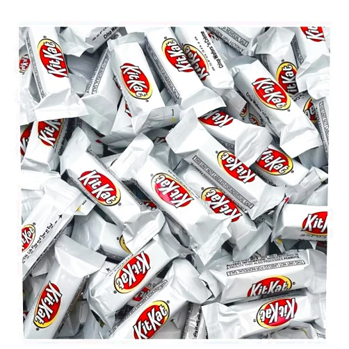 Petories KIT-KAT White Creme Chocolate Wafer Snack Size Candy Bag, 2 LB – Individually Wrapped Mini Bars for Parties, Holidays, and Everyday Snacking – Creamy White Chocolate with Crisp Wafers, Includes Pouch