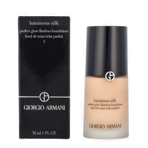 GIORGIO ARMANI Luminous Silk Foundation, 5 Medium Neutral
