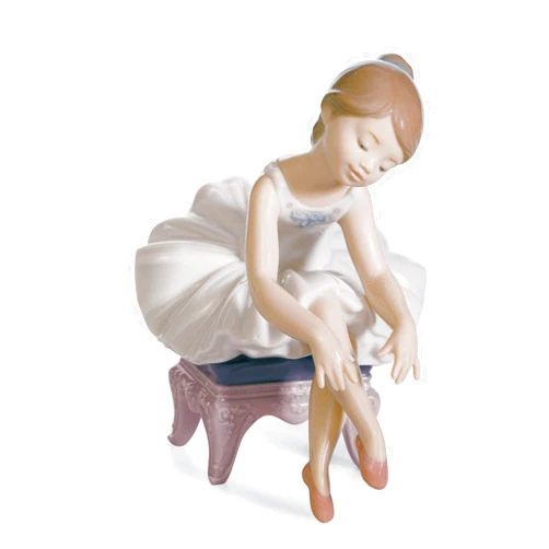 LLADRÓ Little Ballerina I Girl Figurine. Porcelain Ballerina Figure.