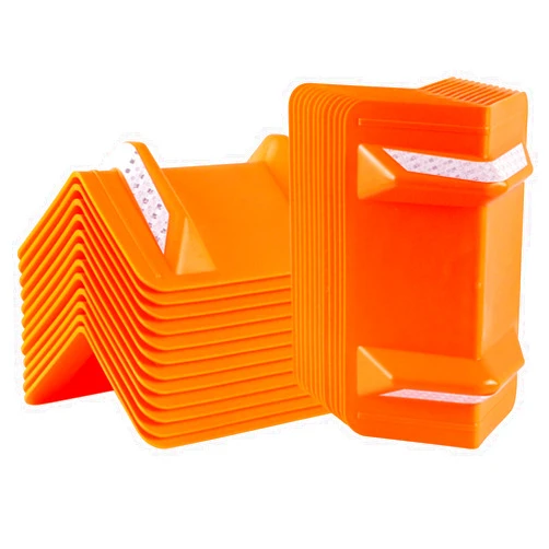 SALUINOKI 24Pack Strap Edge Protectors Plastic Cargo Corner Protector Flatbed Equipment for Tie Downs with Reflective Bars in Dark (10.6