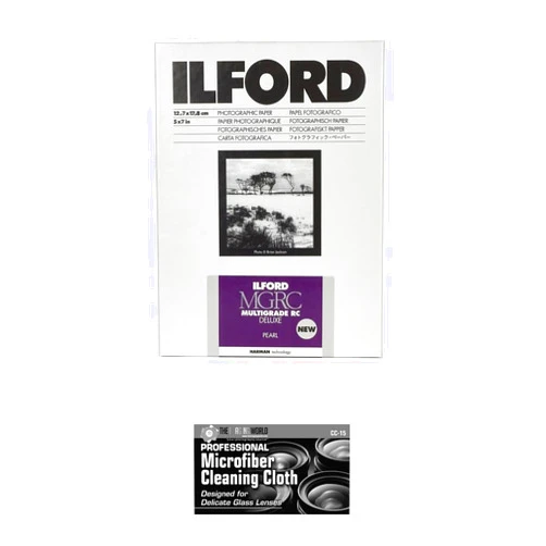 The Imaging World Ilford MULTIGRADE RC Deluxe Paper (Pearl, 5 x 7, 25 Sheets) with Microfiber Cleaning Cloth