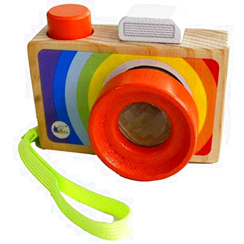 GoodPlay Cartoon Mini Wooden Camera Toy with Multi-Prism Kaleidoscope Pictures Lens Portable Camera for Children Toddlers (Carrying in The Hand)