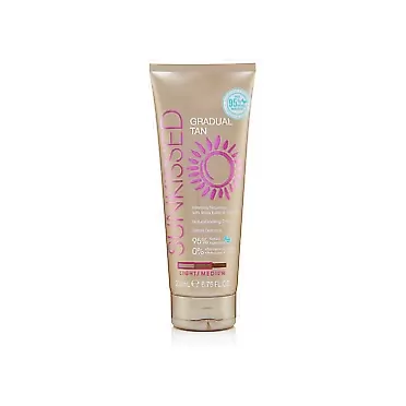 Sunkissed Gradual Tan Light Medium 200ml 95 Percent Natural, (110393335)