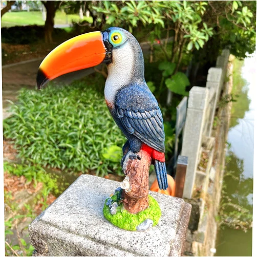BSIRZAM Toucan Statue Table Decor Resin Toucan Sculpture for Home Office Decoration Living Room Tabletop 11.4 Inches High Collectible Animal Figurine