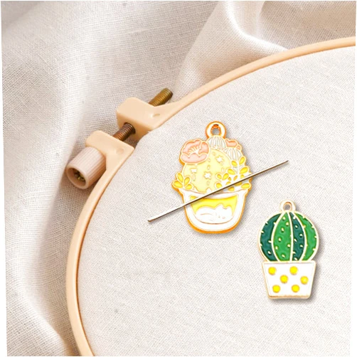 GUPENG Needle Minder Magnetic for Cross Stitch,Cactus Keepers Sewing and Embroidery Kit,Set of Pin Holders Crafts Needlework Supplies（2 PCS）, Green, (csljmy20220825-0008)
