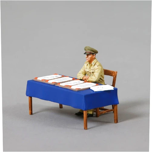Thomas Gunn Miniatures World War 2 Pacific RS075 U.S. General Douglas MacArthur U.S.S. Missouri Japanese Surrender 1:30 Scale Pewter