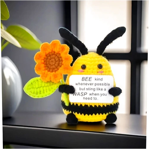 Aokely Inspirational Positive Crochet Bee,Small Handmade Crochet Animals Cute Stuff for Friends Coworkers Teacher,Friendship Graduation Gift,Cute Stuff Bee Desktop Decor Dolls