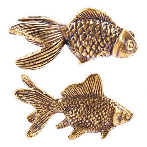 BESPORTBLE Brass Fish Figurine, 2Pcs Brass Fish Statue Vintage Brass Animal Sculpture Brass Tea Pet Mini Fish Ornament Fung Shui Collectibles Statue for Home Office Desktop