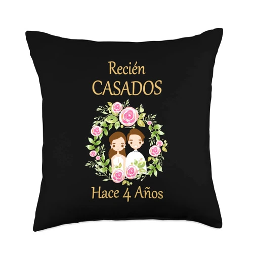Día de la boda, aniversarios y compañía. Recièn Casados Hace 4 Años 4º Aniversario de boda Throw Pillow, 18x18, Multicolor