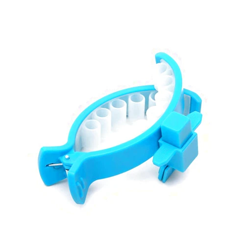 Aimili Dog Poop Picker Clip With Portable Tail Bag - Pet Waste Picking Supplies, 1 Clip and 20 Disposable Bags, Blue/Large