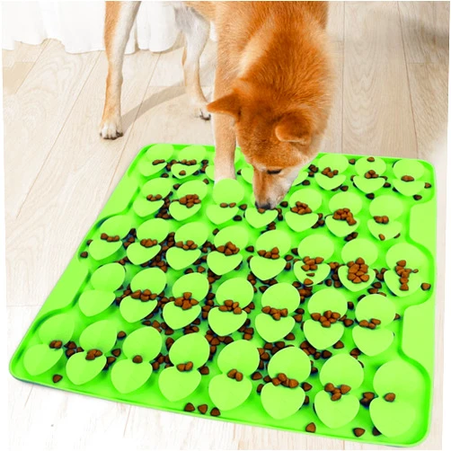 Femont Large Silicone Snuffle Mat for Small Medium Large Dogs Slow Down Eating,Slow Feeder Lick Mat for Dry Wet Food for Pet Encourages Natural Foraging Skill,Relieving Stress (Green)