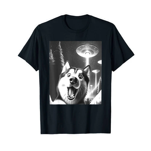 Retro Huskies Dog Selfie with UFOs Meme Funny Siberian Husky Alien UFO Taking a Selfie Dog Mom Dad T-Shirt