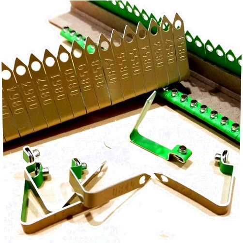 Pinnon Hatch Farms Customized Chicken Zip Wing Bands (900, Gold)