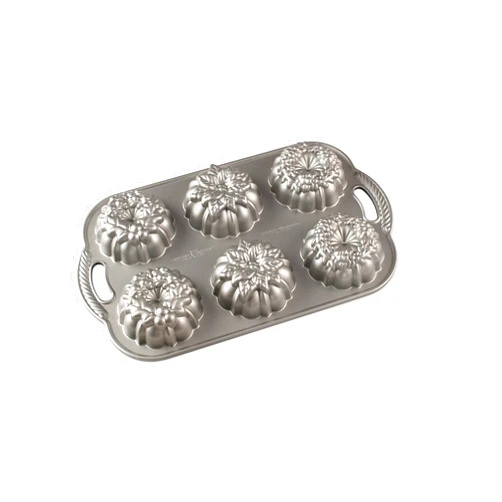 Nordic Ware Wreathlettes Cakelette, 4-Cup, Silver