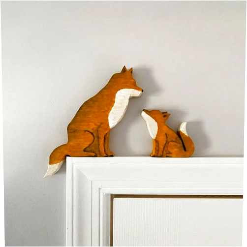 WAEPE Animal Door Frame Decoration WAEPE Mama and Baby Fox Door Topper Adorable, Cute Wooden Fox Figurine Door Frame Decoration, Fox Shape Statue Door Corner Sculpture for Handcrafted Wood Decor