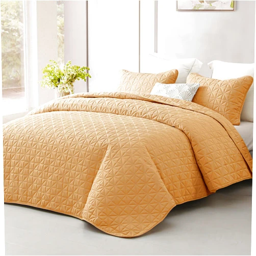 Exclusivo Mezcla Quilts Queen Size Bedding Set with Stitched Grid Pattern, Lightweight Summer Camel Bedspreads Coverlets Bed Cover for All Seasons (1 Quilt and 2 Pillow Shams)