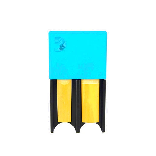 Rico D'Addario Woodwinds Reed Guard - Sax & Clarinet Reed Case - Fits Reeds for Eb Clarinet, Bb Clarinet, Soprano Saxophone, & Alto Saxophone - Holds 4 Reeds - Prevents Warping - Blue