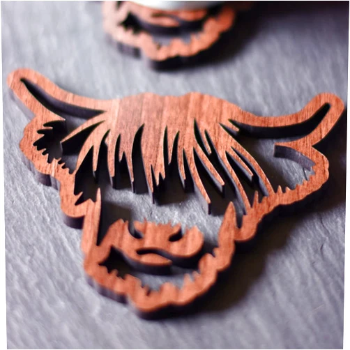 MIANCHENG Wooden Highland Cow Coasters,1/2/4 PCS Scottish Highland Cow Coasters,Cattle Tableware Mats Wood Mini Pallet Coaster DIY Craft for Wedding/Party/Bar/Home Decor/Gift (4PCS)