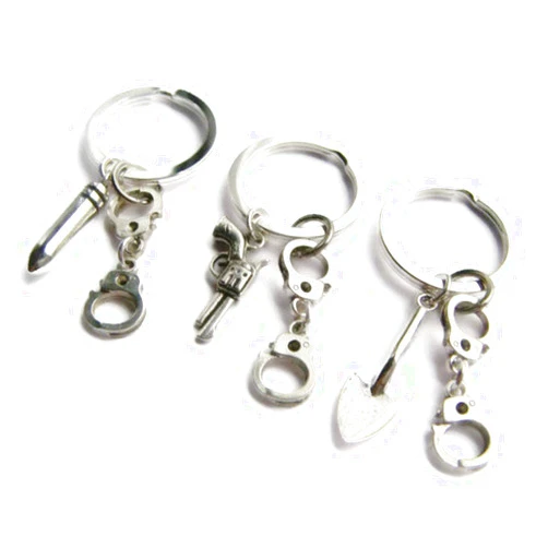 DODXALL 3 Partners in Crime Keyrings, Best Friends Keychain Set, Friendship Jewelry, Handcuff Jewellery, BFF Token, Sisters Gift for Birthday