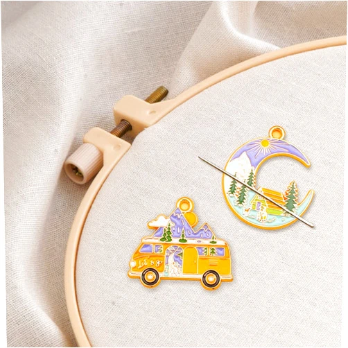 GUPENG and Tour Bus Needle Minder for Embroidery, Magnetic Pin Holder for Cross Stitch, Needlework and Embroidery Accessories (2 PCS)