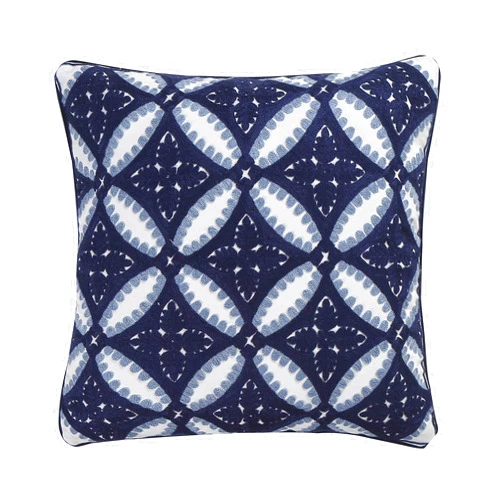 Homthreads by Levtex Home - Valentina - Decorative Pillow (18 x 18in.) - Medallions - Navy, Blue, White