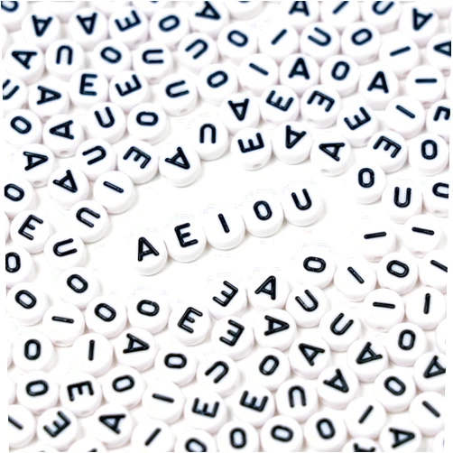 Melius 500pcs Acrylic Vowel Letter Beads, A/E/I/O/U for Bracelets Jewelry Making DIY Crafts (4x7 Round, White)
