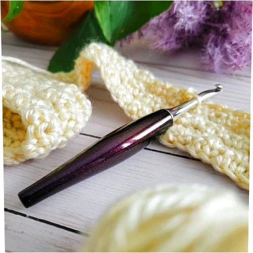 Furls Crochet Hook, Odyssey Amethyst, Nickel Plated Tip for Effortless Glide, Ergonomic Handle Crochet Hooks 7