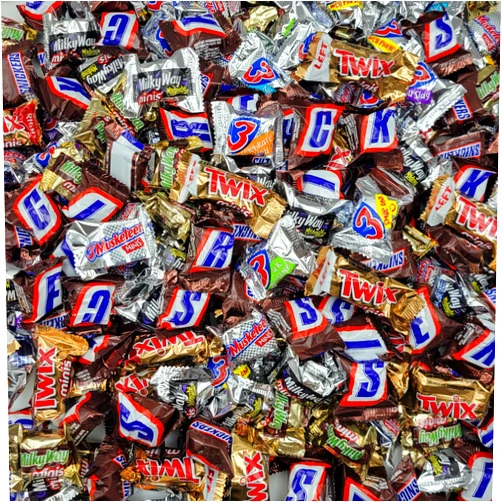 Sweetsome Mars Holiday Mix of Chocolate Favorites Minis - Assorted Variety of Individually Wrapped Bulk Candy - 3Musketeers, Snickers, MilkyWay Midnight, Twix - 2 Pounds
