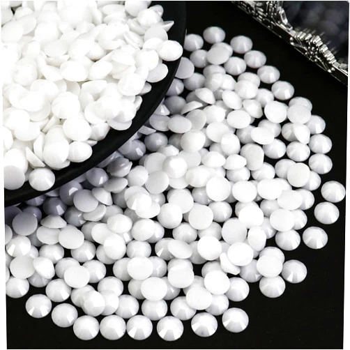 Briskbloom 2000PCS SS20 5mm Resin Flatback Rhinestone, Solid White Flatback Rhinestones for Nails, Tumblers, Mugs, Bottles, Craft Decoration, Loose Bling Glitter Diamond Stone