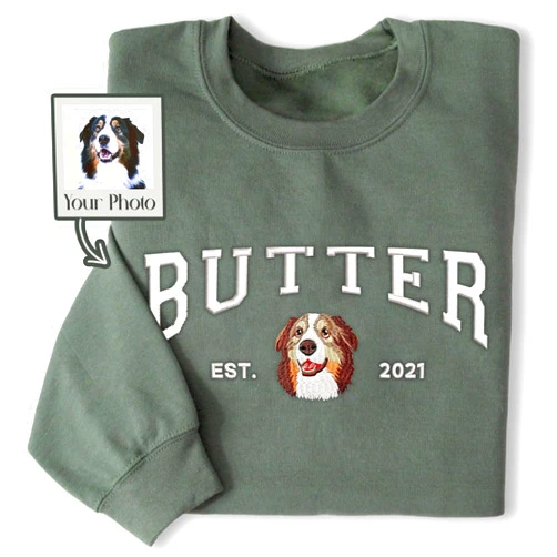 NAZENTI Embroidered Dog Mom Sweatshirt, Custom Pet Lovers Gifts For Women, Dog Dad Sweatshirt, Gifts Mother's Day For Mom