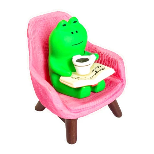 Rivanoer Miniature Frog Figurines Desk Accessories，Funny Frog Statue Home Office Desk Decor，Cute Frog Sculpture Gift for Frog Lovers