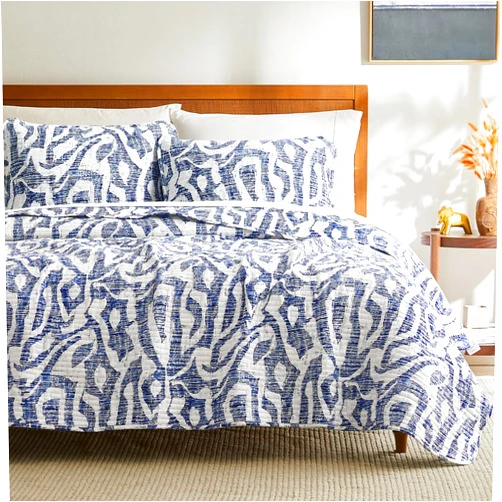 Southshore Fine Living, Inc. Khari Oversized King Quilt Bedding Set Lightweight, Soft Bedspread 3-Piece, Two Matching Shams (108 in Wide x 98 in Long), Blue, King/California King